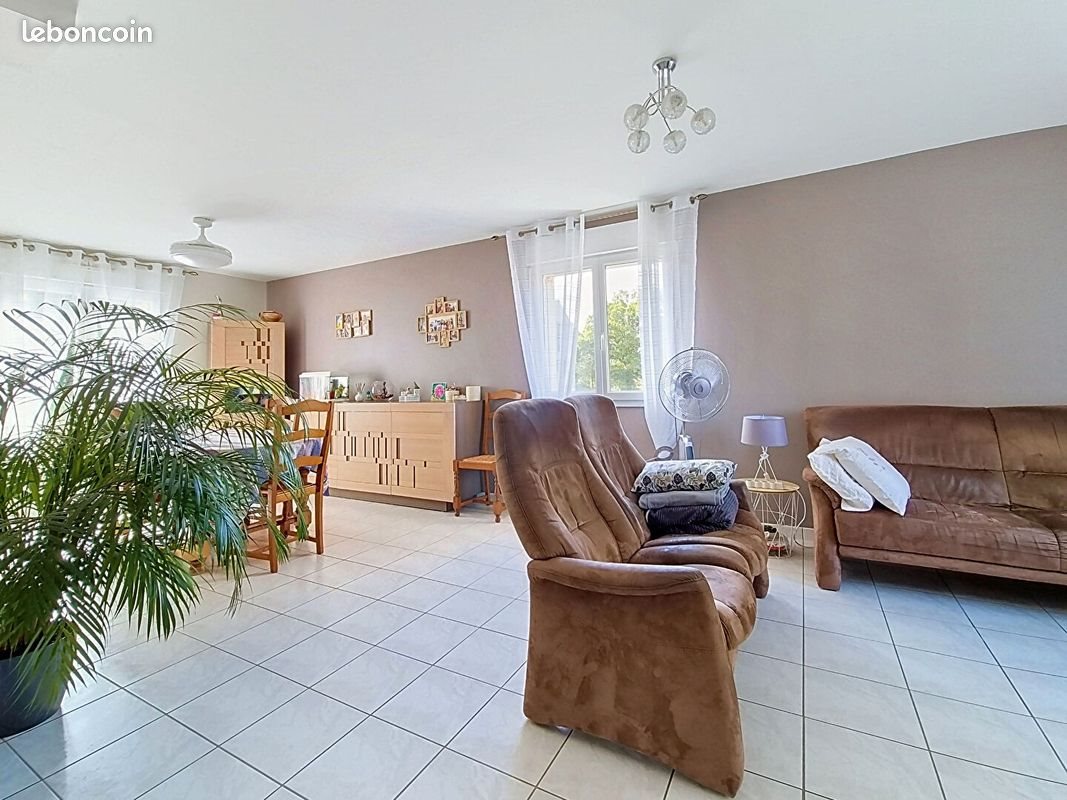 Maison à vendre, 102m², Saint-Pierre-la-Cour