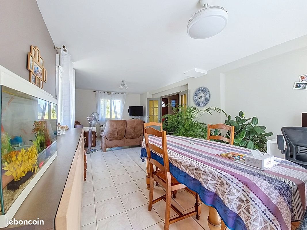 Maison à vendre, 102m², Saint-Pierre-la-Cour