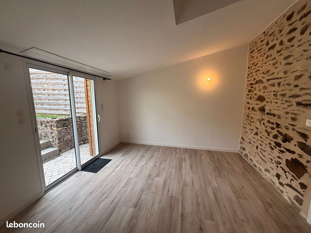Maison à louer, 67m², Montenay
