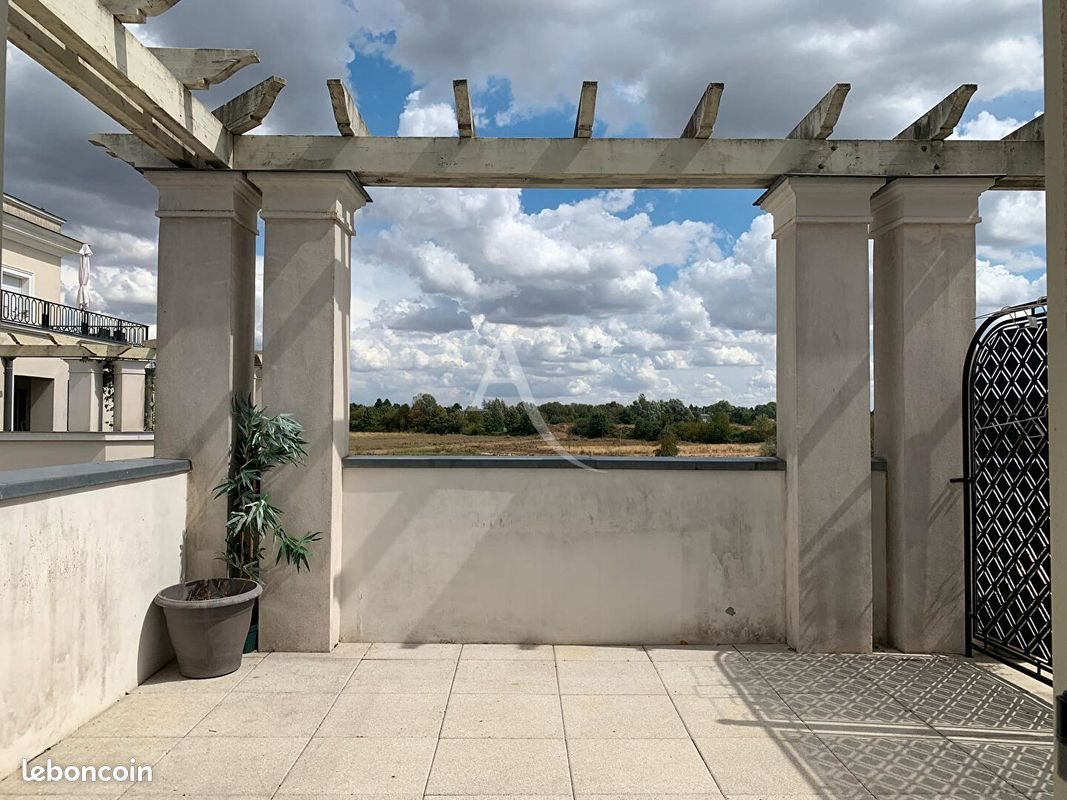 Appartement à louer, 81m², Serris