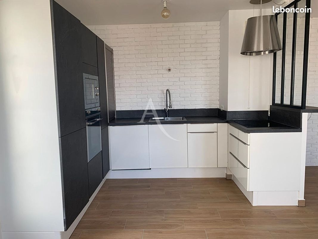 Appartement à louer, 81m², Serris