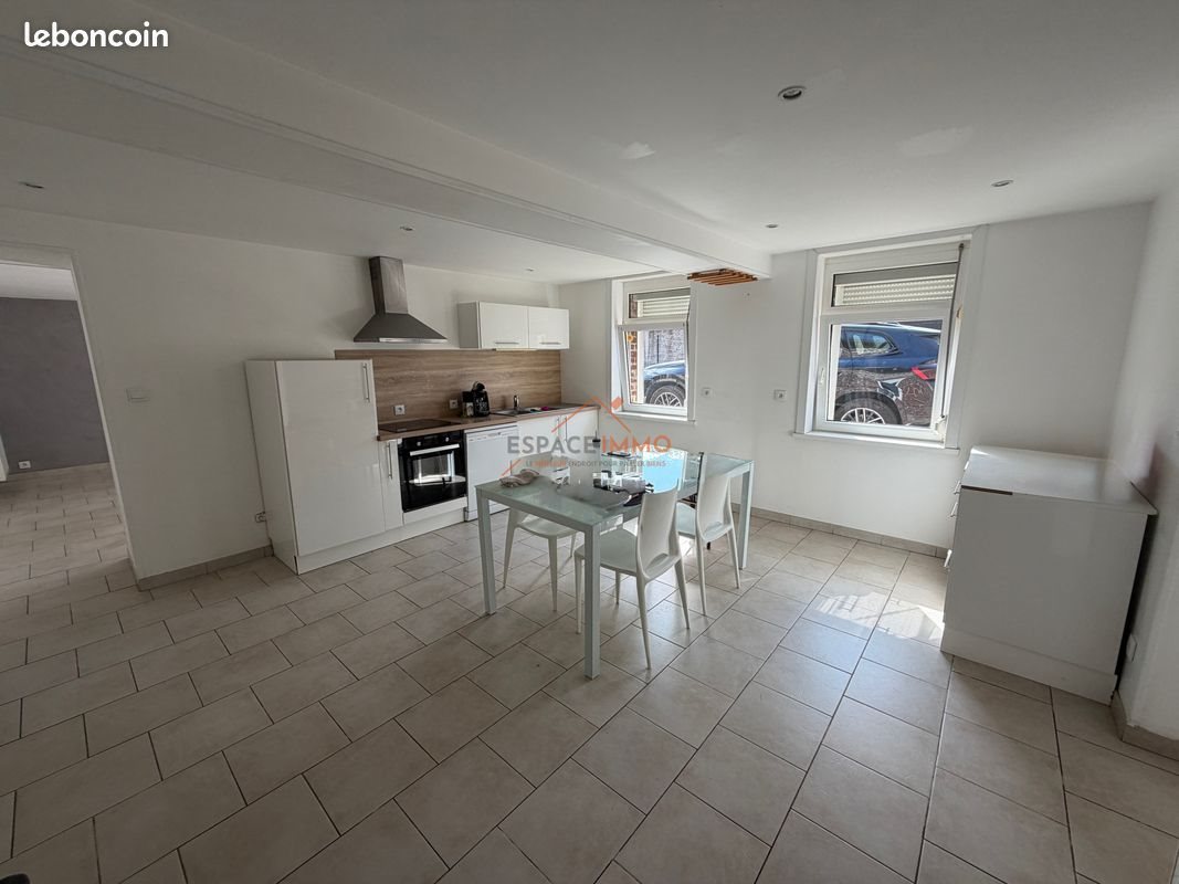 Maison à louer, 101m², Avesnes-le-Sec