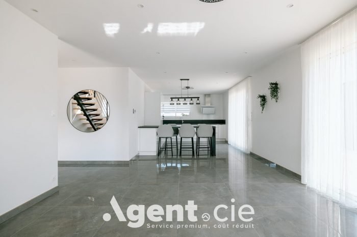 Maison à vendre, 141m², Eterville