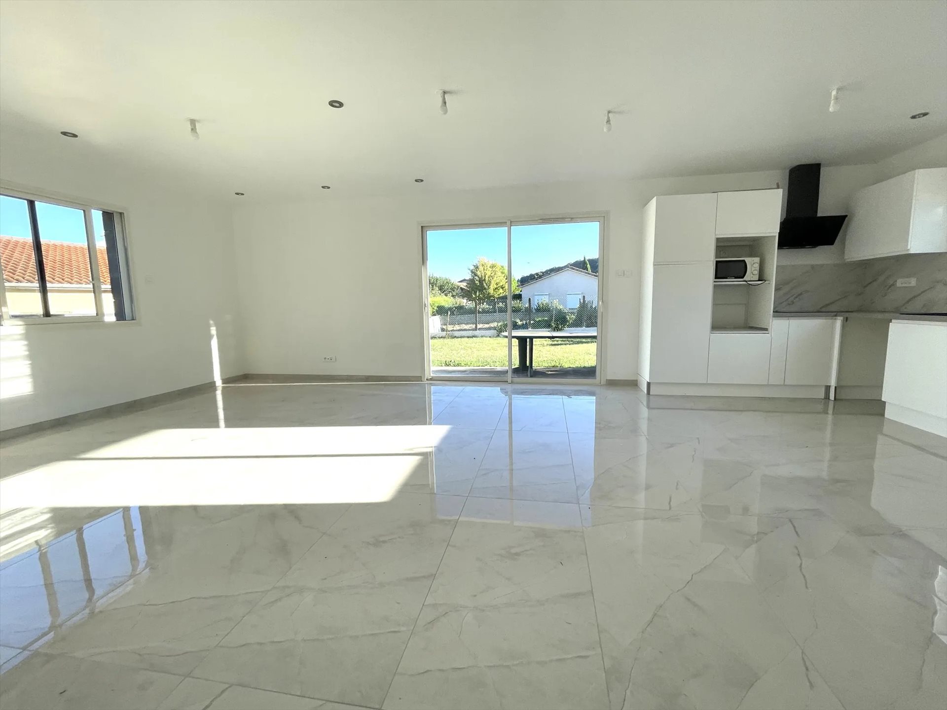 Maison à louer, 94m², Beausemblant