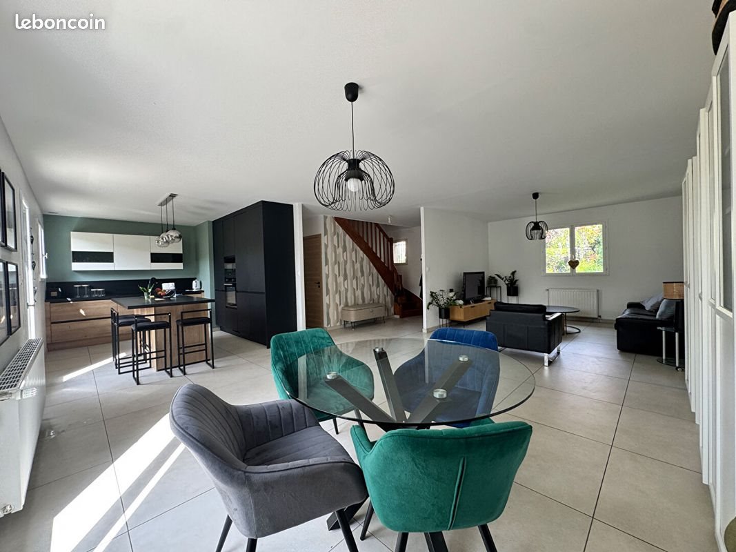 Maison à vendre, 135m², Aiglemont
