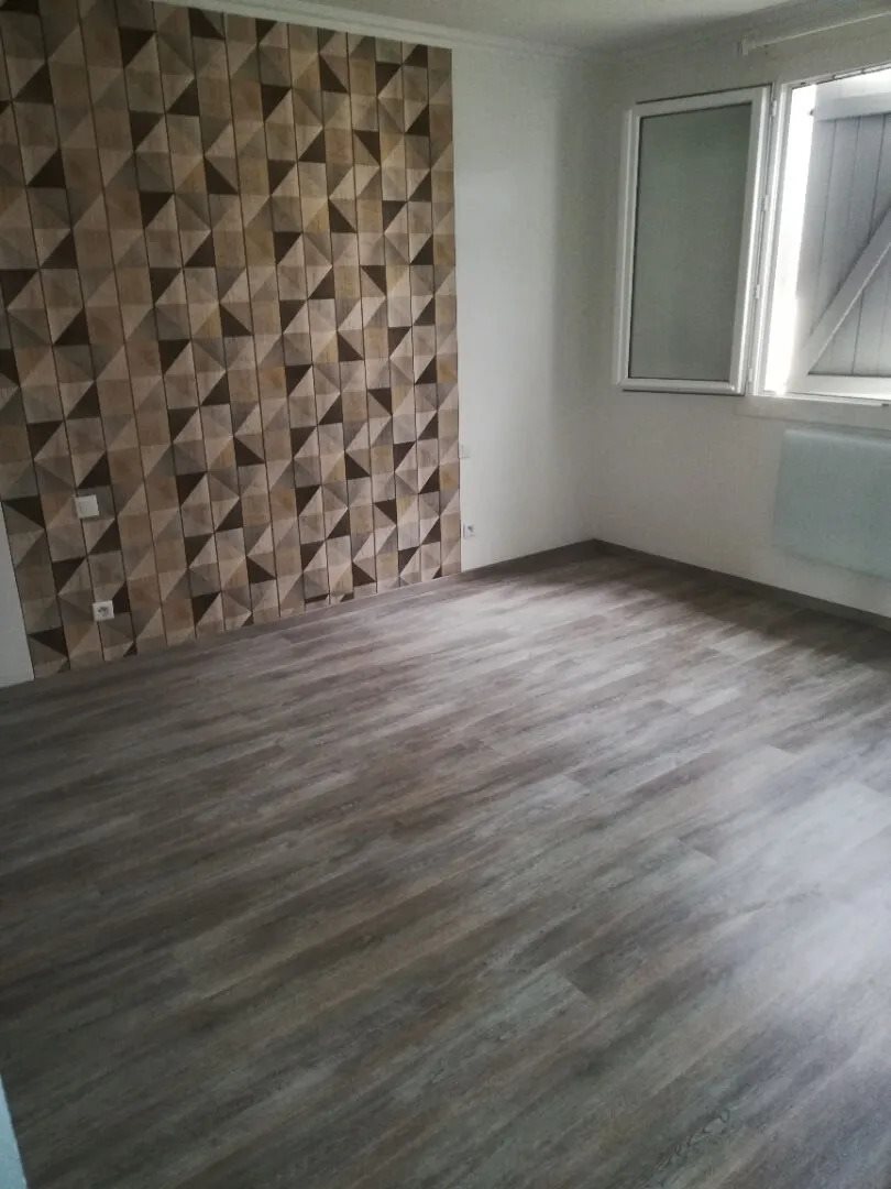 Maison à louer, 89m², Aussillon