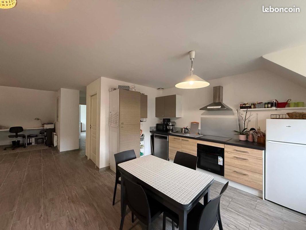 Appartement à louer, 90m², Sedan