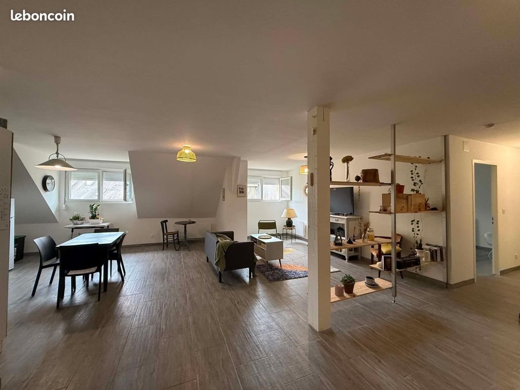 Appartement à louer, 90m², Sedan