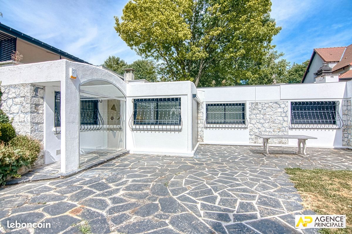 Maison à louer, 191m², La Celle-Saint-Cloud