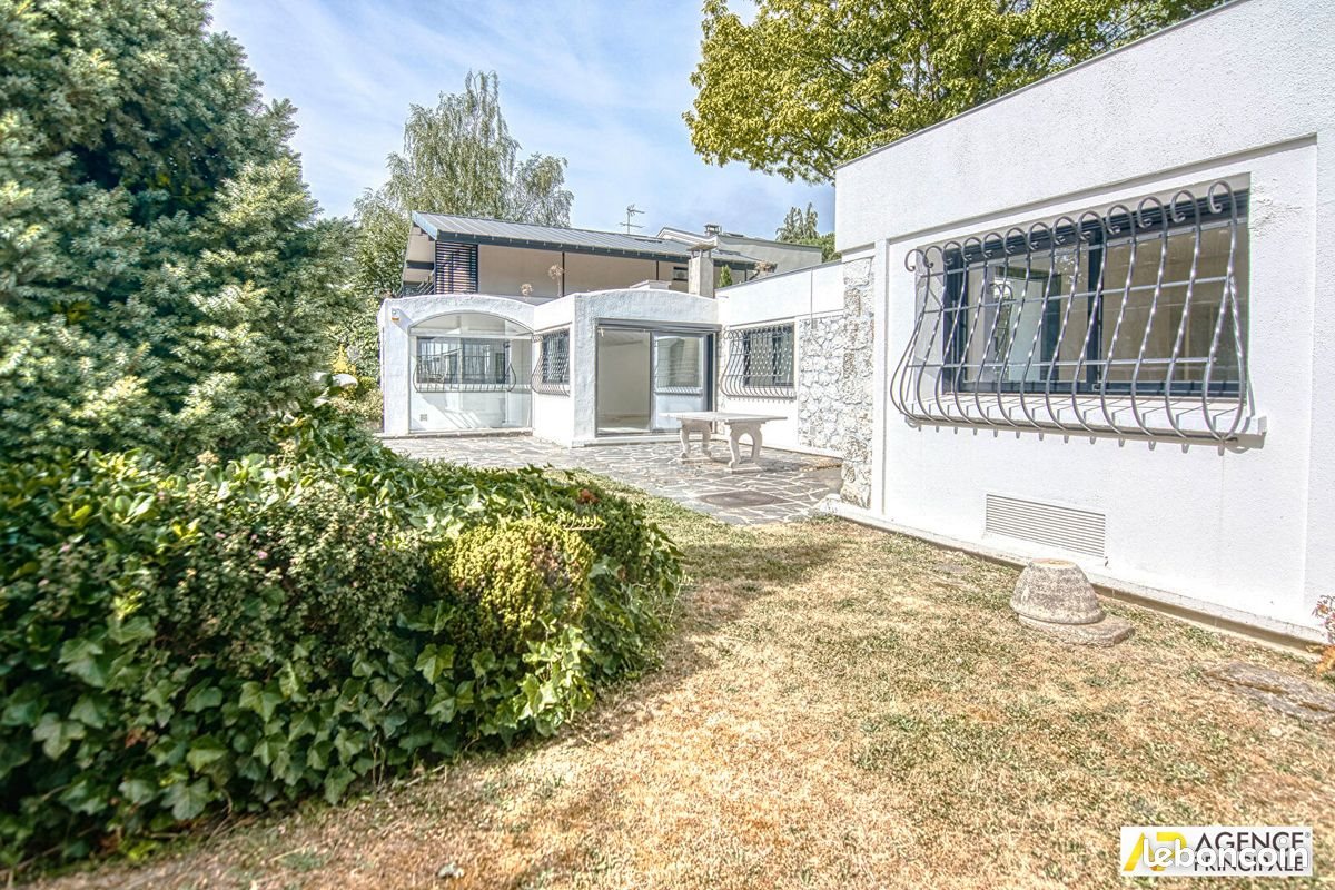 Maison à louer, 191m², La Celle-Saint-Cloud