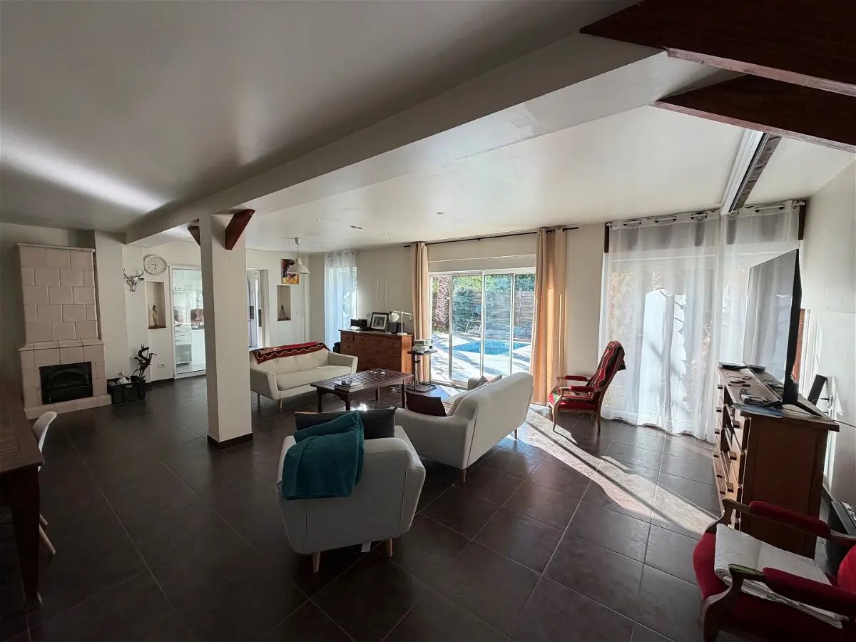 Appartement à louer, 140m², Daux