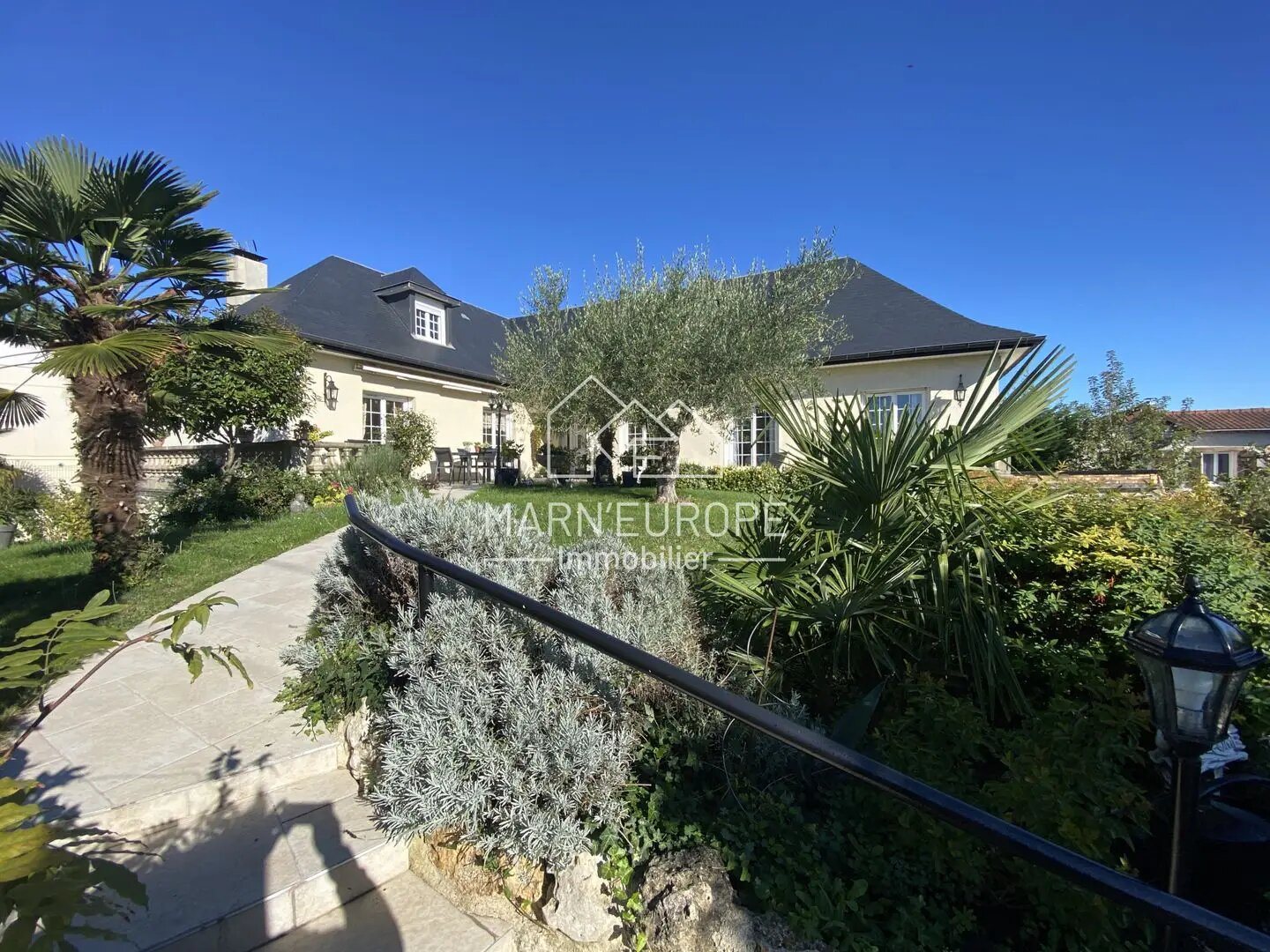Maison à louer, 300m², Montfermeil