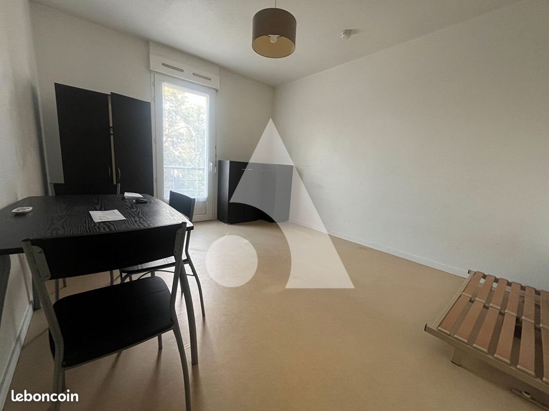 Appartement à louer, 21m², Niort