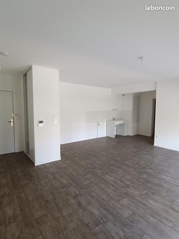Appartement à louer, 64m², Brécé