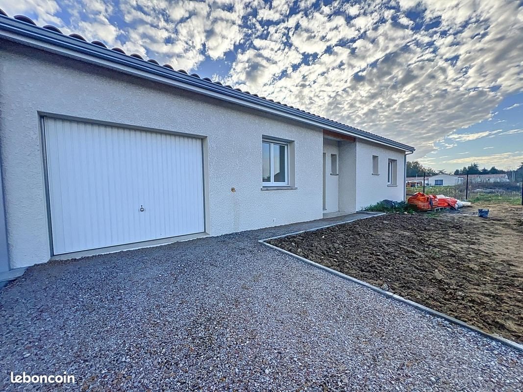 Maison à louer, 95m², Briatexte