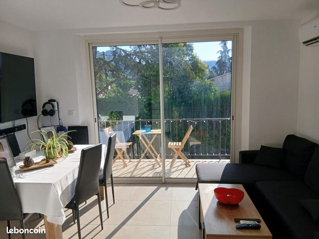 Appartement à louer, 50m², Nans-les-Pins