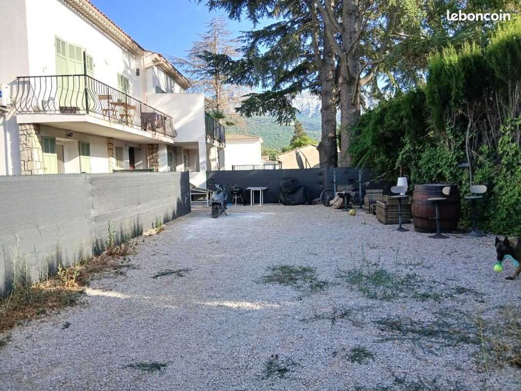 Appartement à louer, 50m², Nans-les-Pins