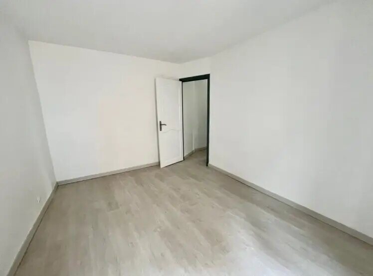 Appartement à louer, 85m², Nans-les-Pins