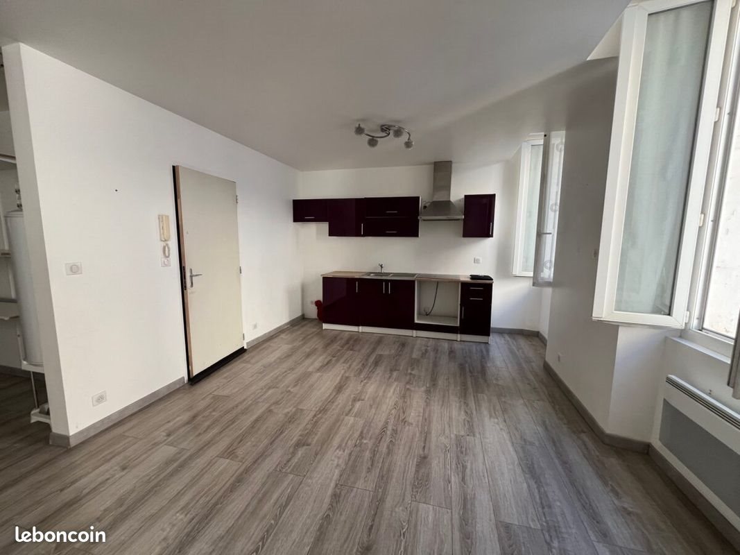Appartement à louer, 54m², Saint-Zacharie