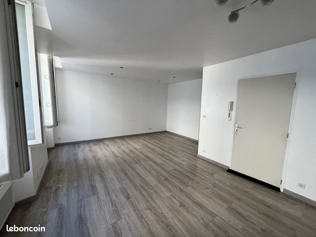 Appartement à louer, 54m², Saint-Zacharie