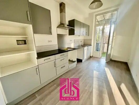 Appartement à vendre, 100m², Saint-Zacharie