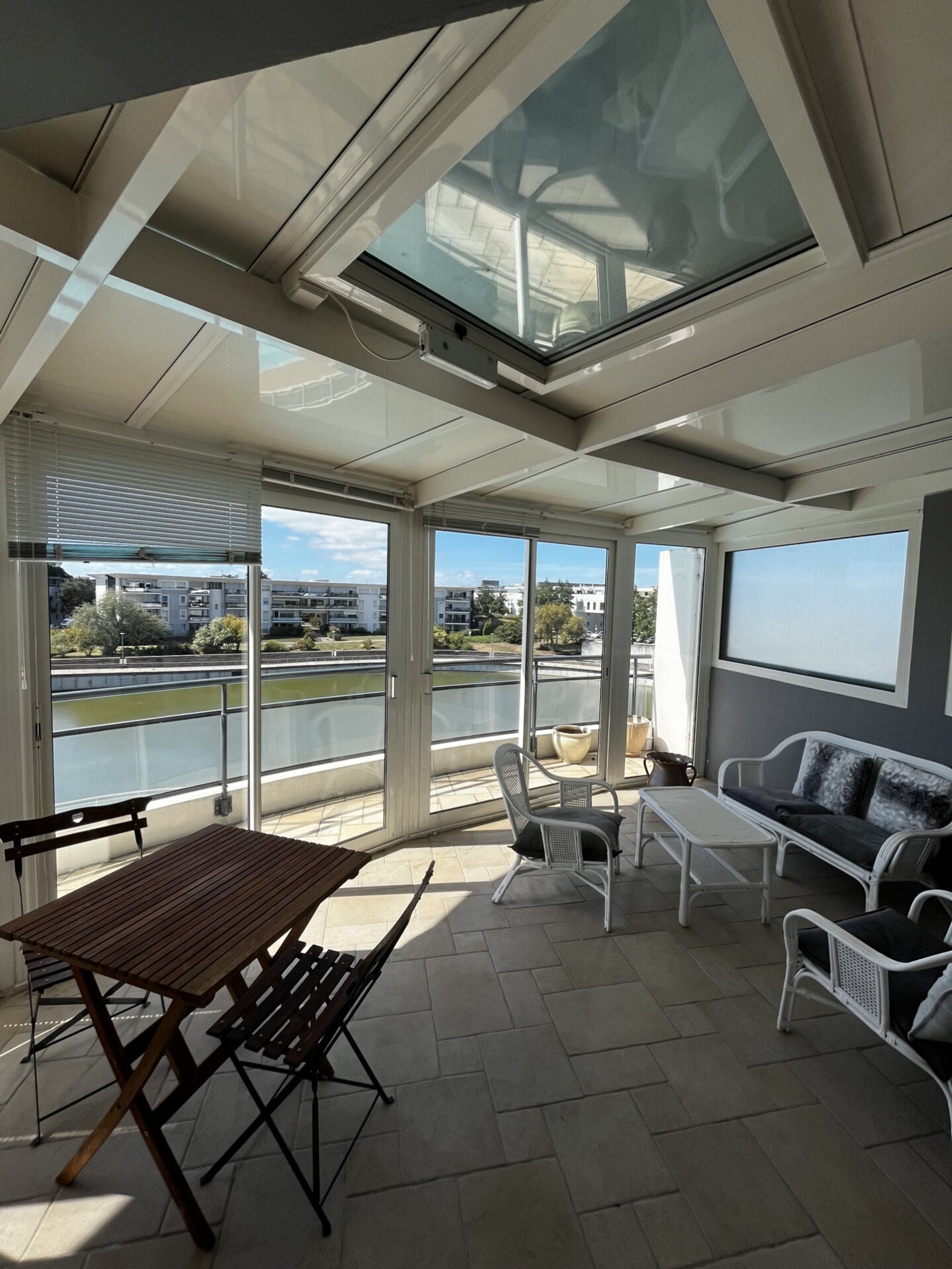Appartement à louer, 1m², La Rochelle