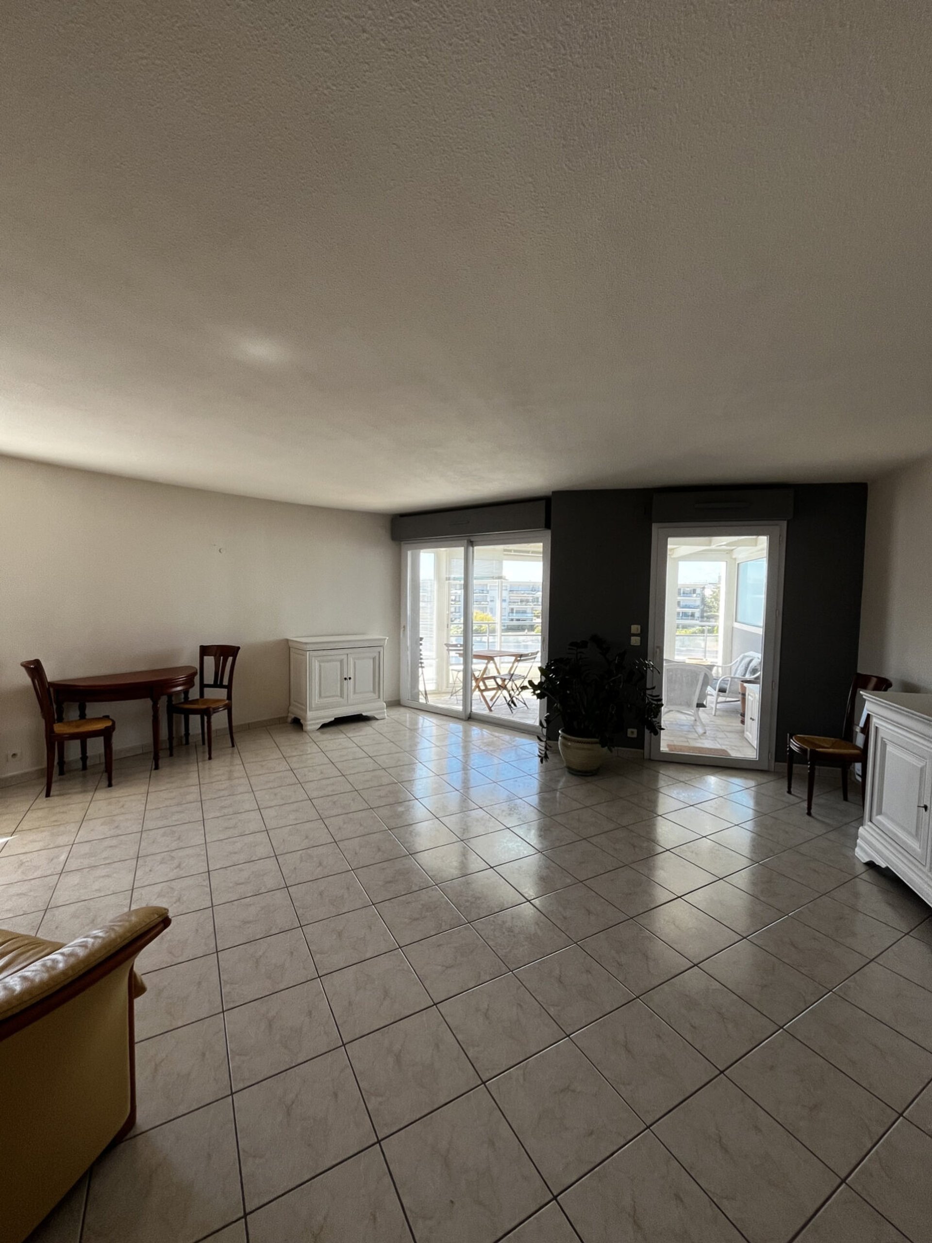 Appartement à louer, 1m², La Rochelle