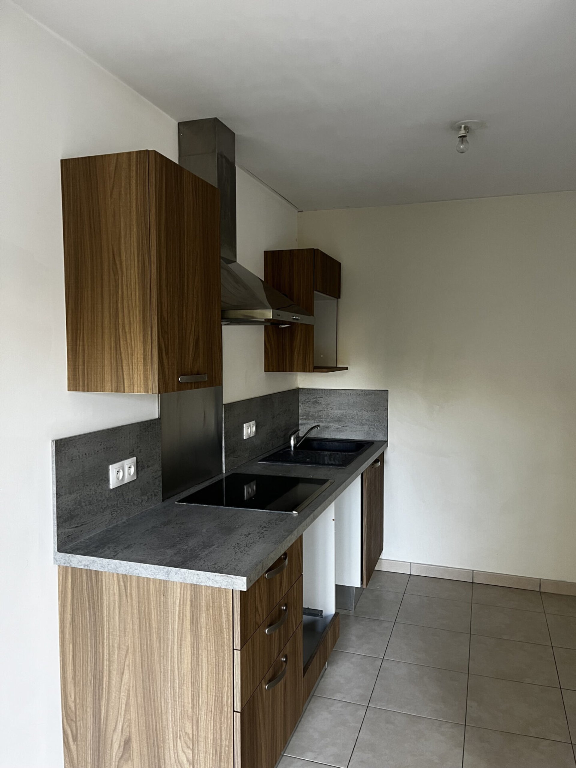 Appartement à louer, 1m², La Rochelle