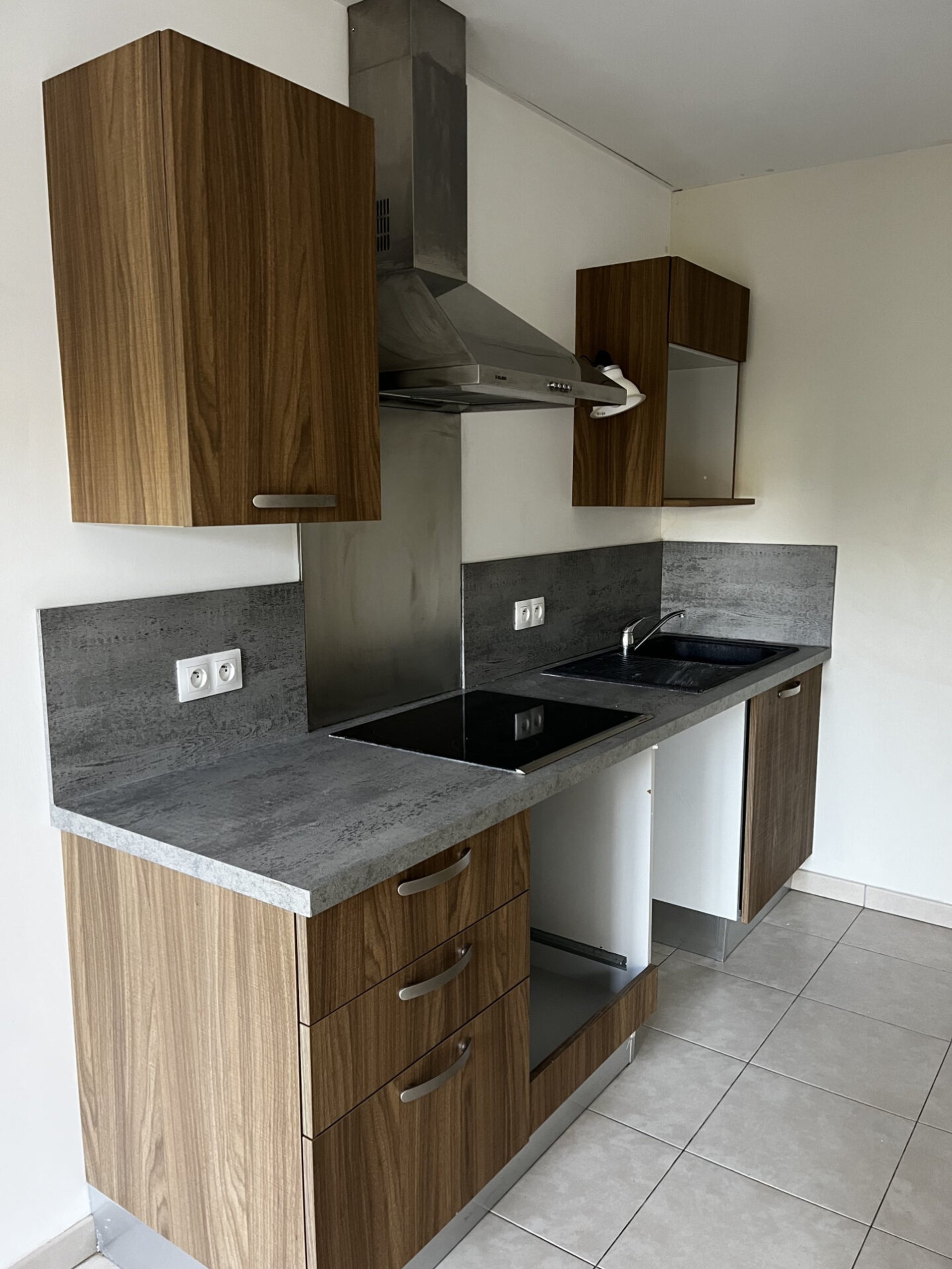 Appartement à louer, 1m², La Rochelle