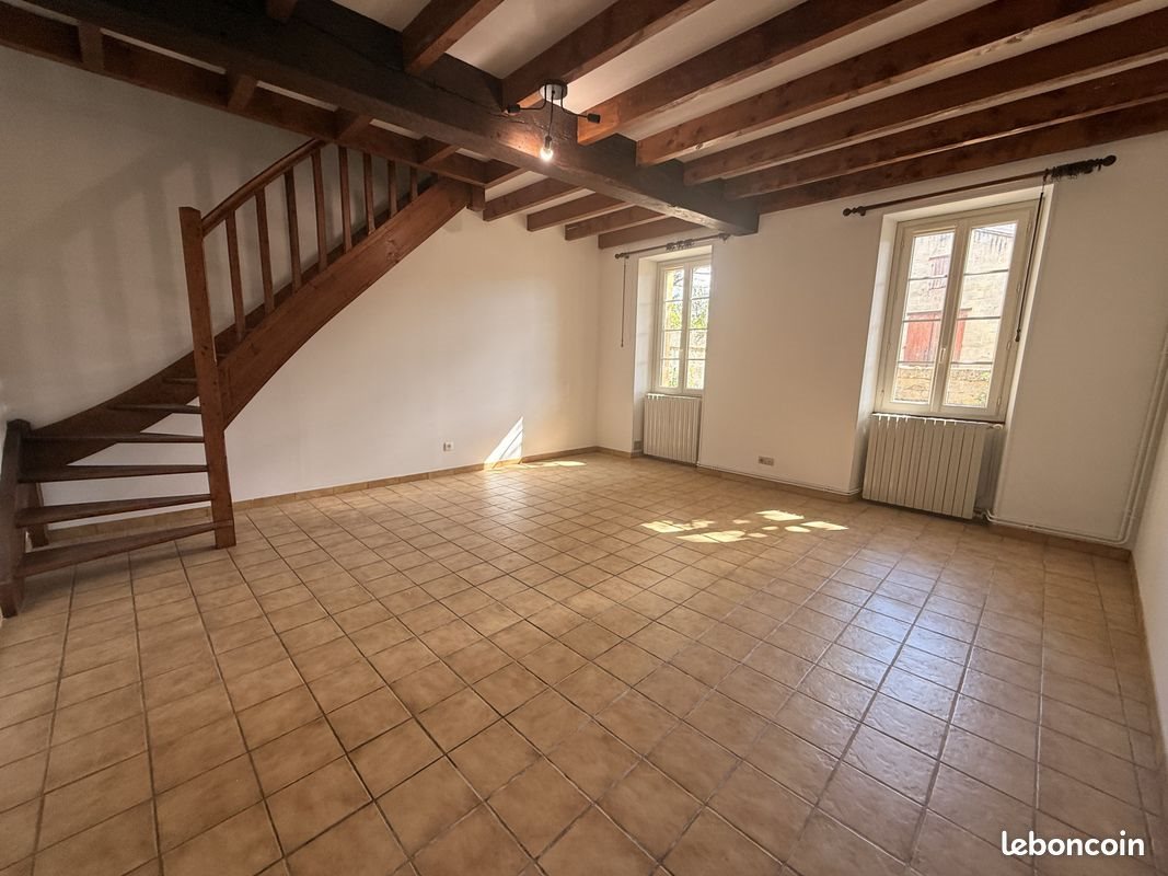 Maison à louer, 133m², Nérigean