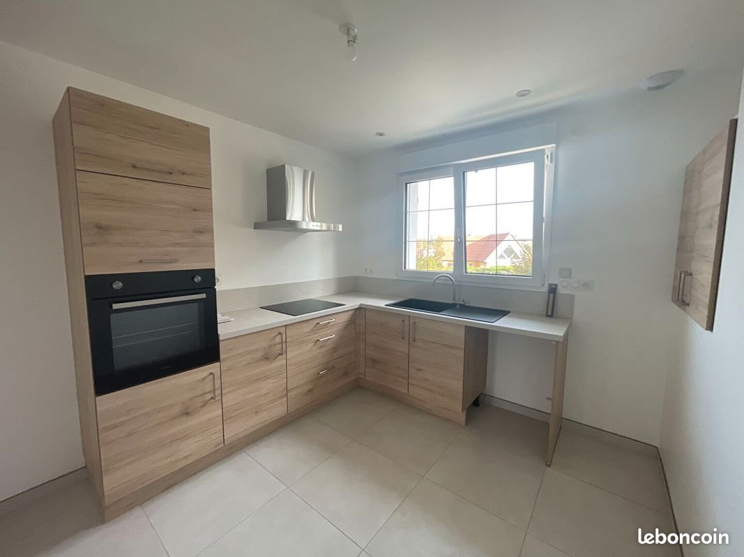 Maison à louer, 132m², Cherré