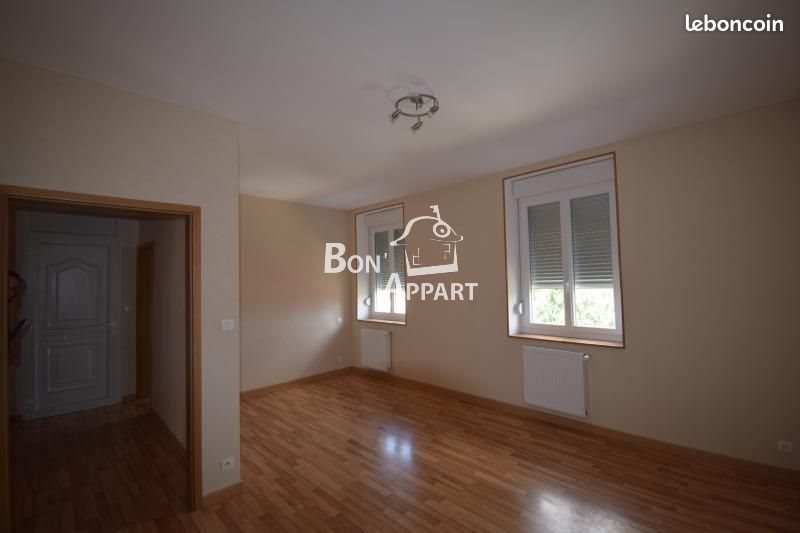 Appartement à louer, 61m², Saint-Privat-la-Montagne