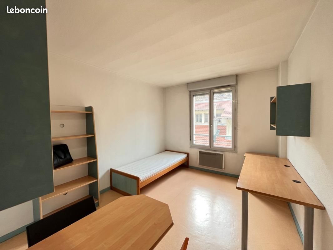 Appartement à louer, 18m², Saint-Etienne