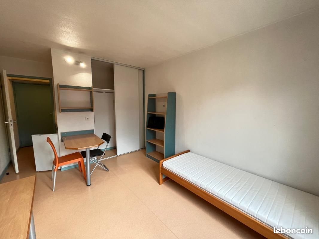 Appartement à louer, 18m², Saint-Etienne