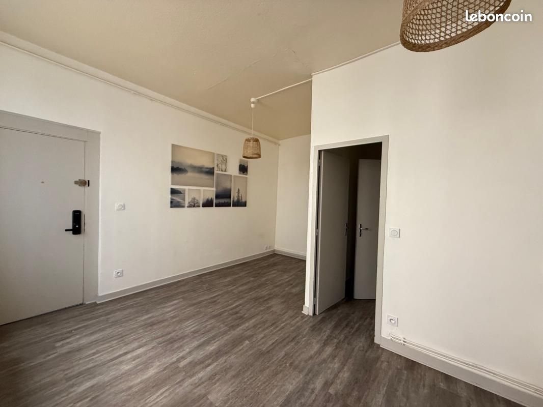 Appartement à louer, 21m², Saint-Etienne