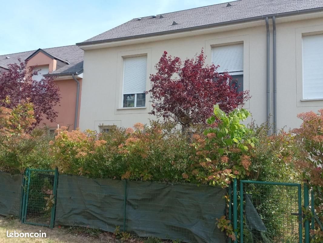 Maison à louer, 100m², Saint-Denis-de-l'Hôtel