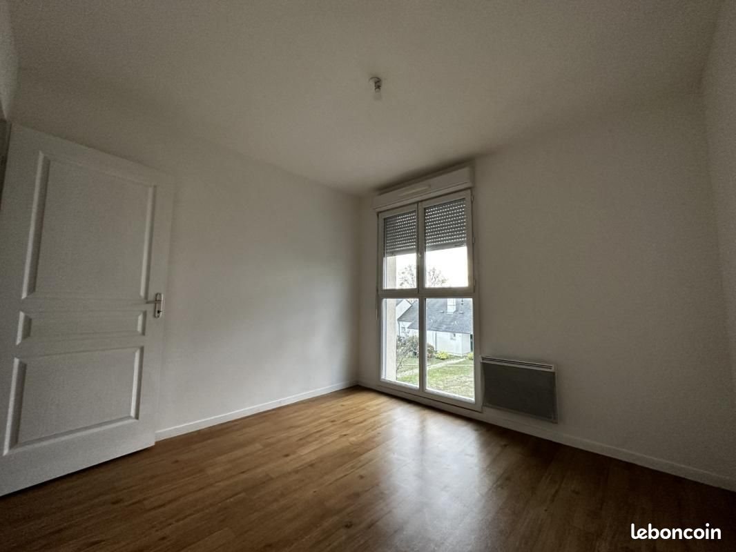 Maison à louer, 99m², Saint-Denis-de-l'Hôtel
