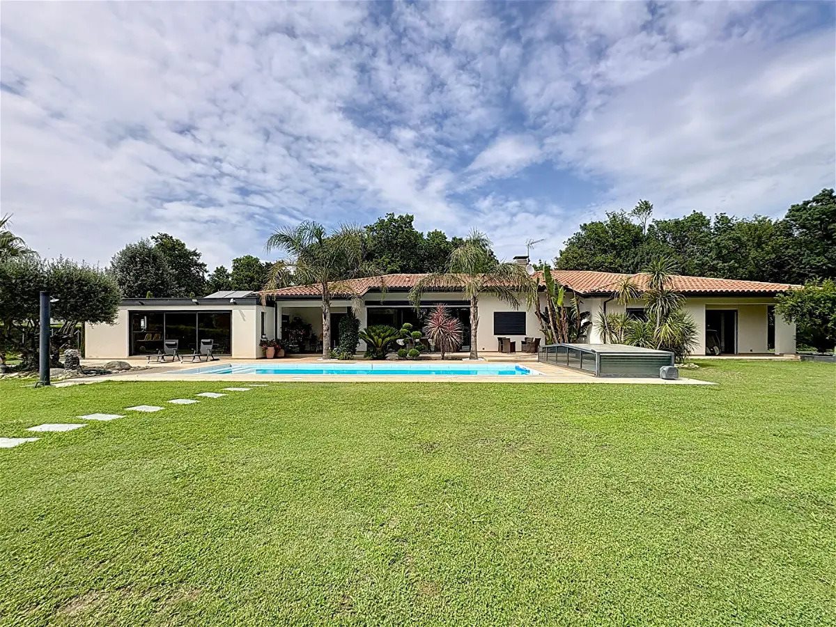 Maison à vendre, 375m², Le Soler