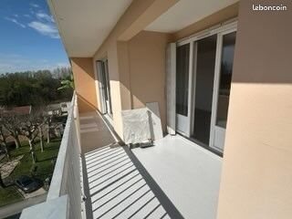 Appartement à louer, 67m², Pont-de-Chéruy