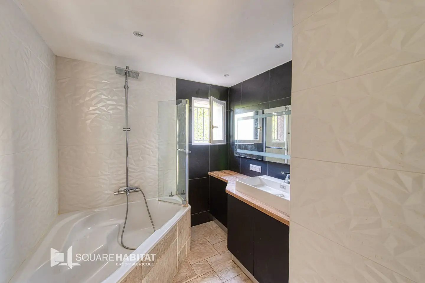Maison à vendre, 92m², Neuville-sur-Ain