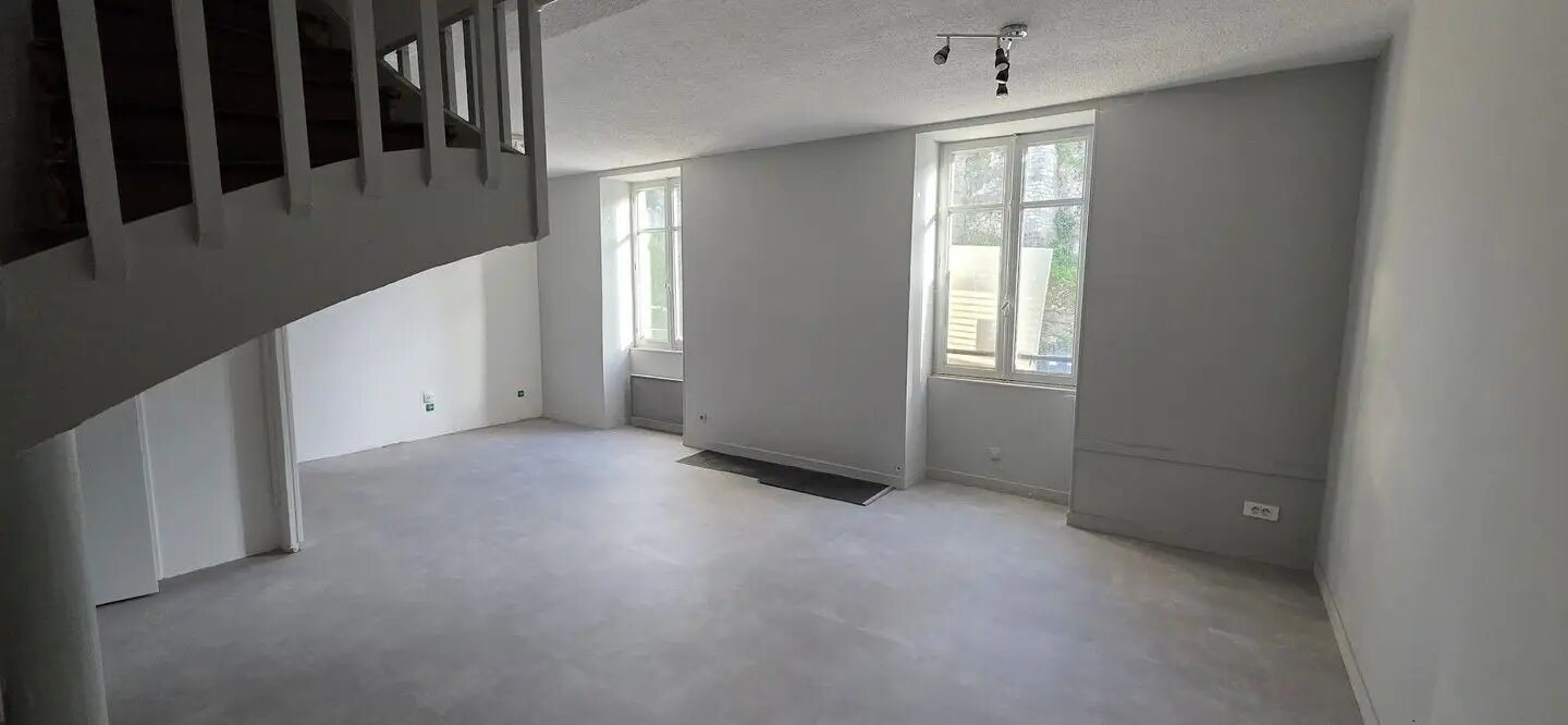 Appartement à louer, 100m², Morestel