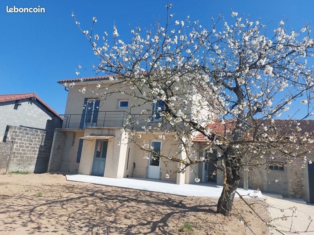 Maison à louer, 135m², Feillens