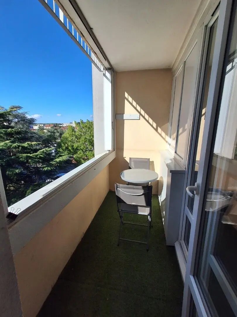 Appartement à louer, 61m², Pierre-Bénite