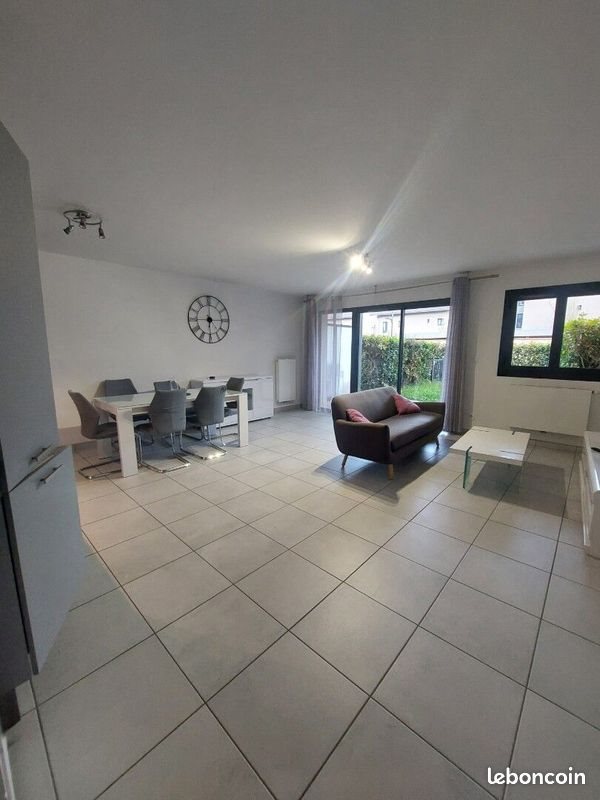 Appartement à louer, 68m², Prévessin-Moëns