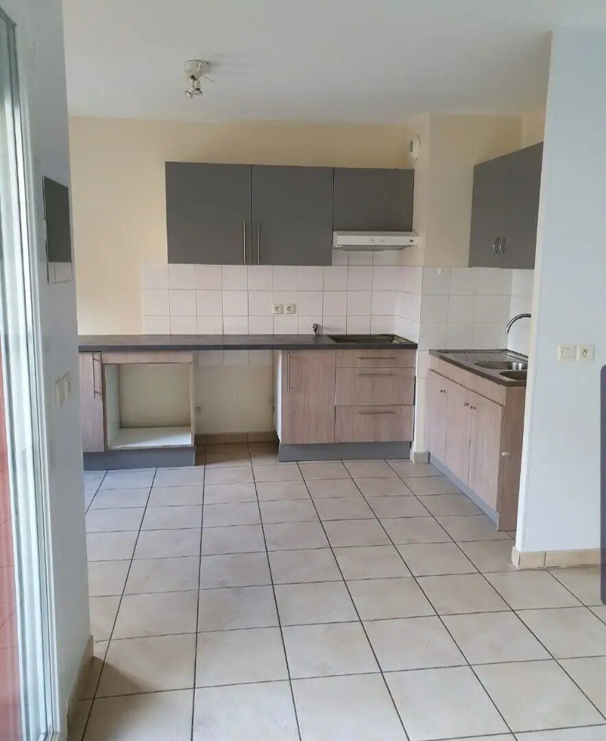 Appartement à louer, 69m², Meyzieu