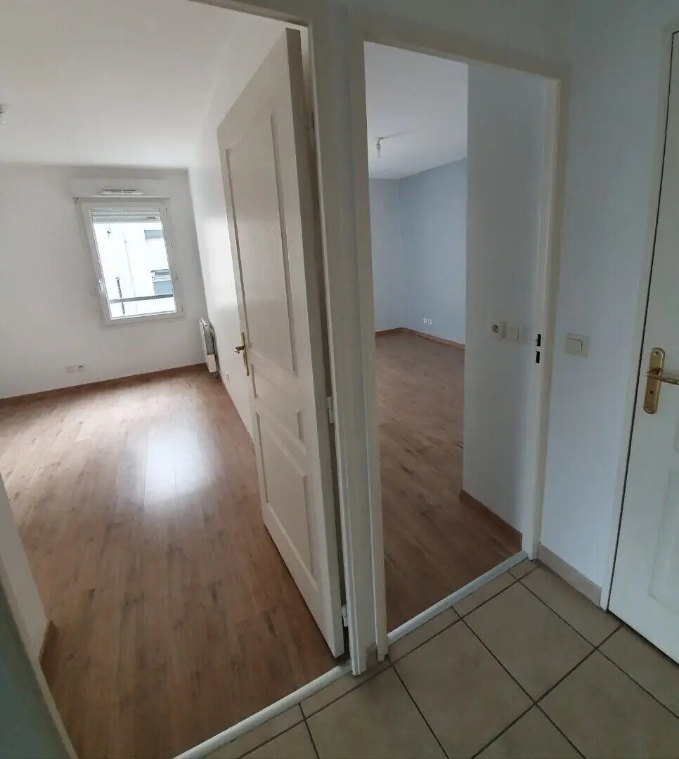 Appartement à louer, 69m², Meyzieu
