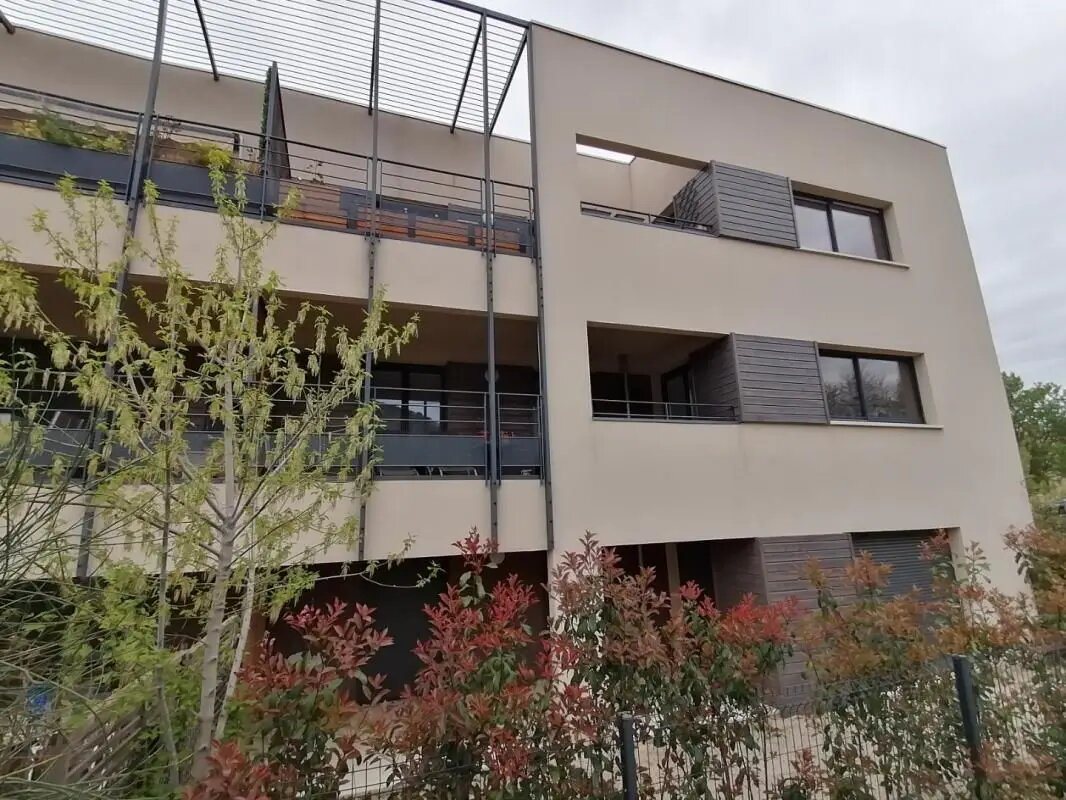 Appartement à louer, 66m², Robion