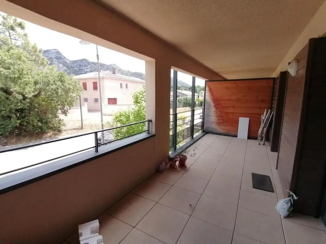 Appartement à louer, 66m², Robion