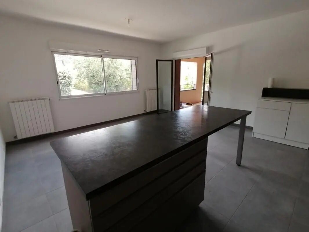 Appartement à louer, 66m², Robion