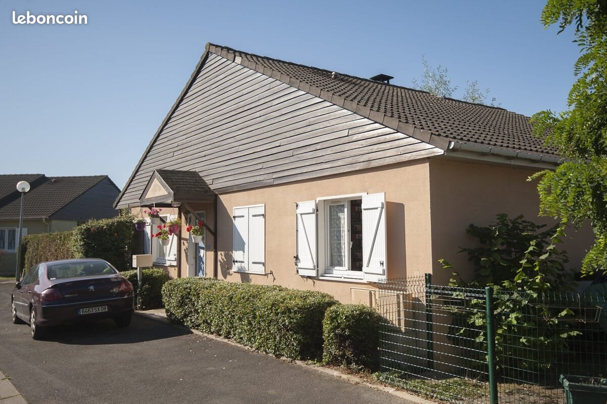 Maison à louer, 102m², Lumes